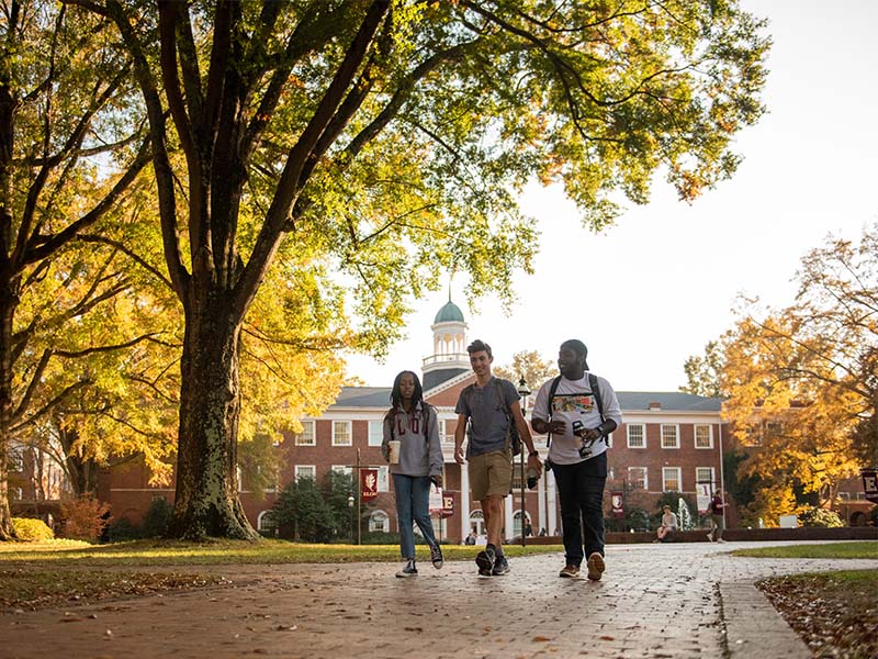 Elon students on campus
