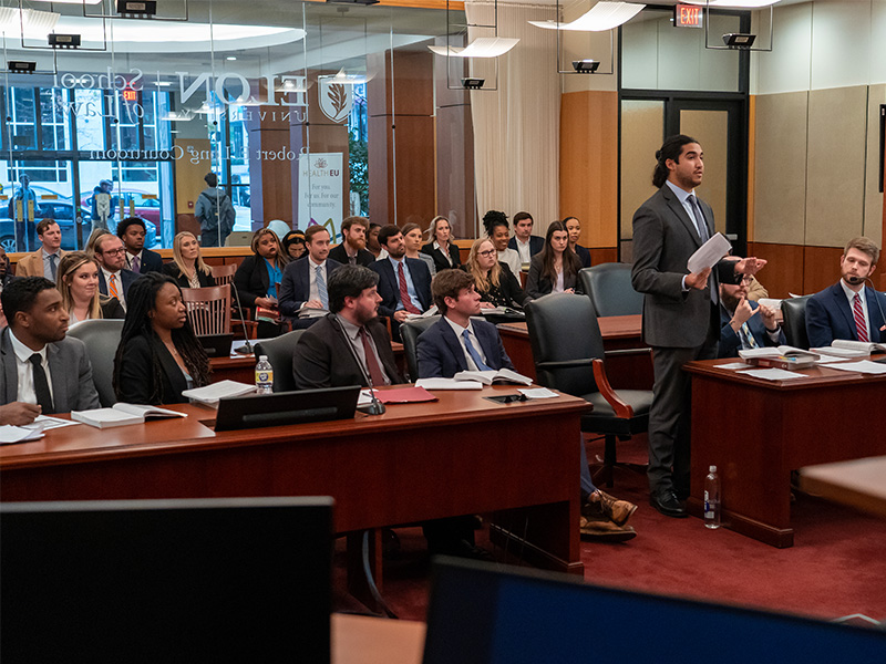 Elon Law students in a courtroom